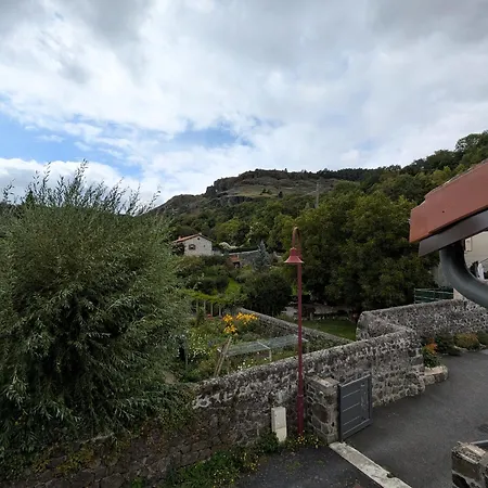 Dom wakacyjny Maison Renovee Avec Terrasse Et Balcon A Polignac - Fr-1-582-539 *